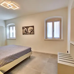 https://apartmentsgarda-residenza-mercanti.hotelinveneto.com